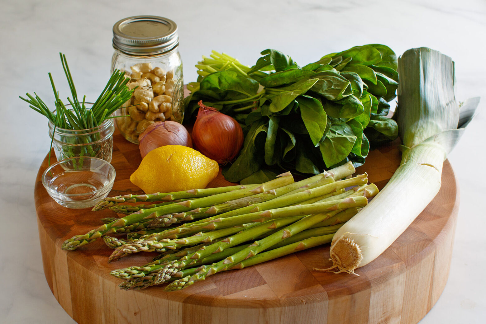 creamy roasted asparagus & leek soup