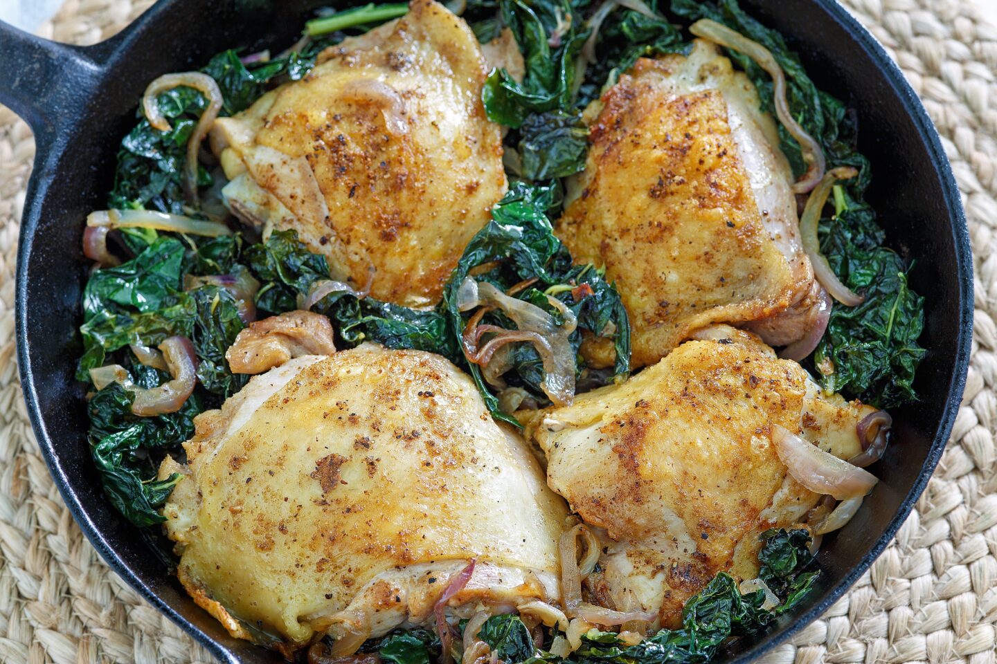 Crispy-Chickien-Thighs-with-Kale-Red-Onion-in-pot