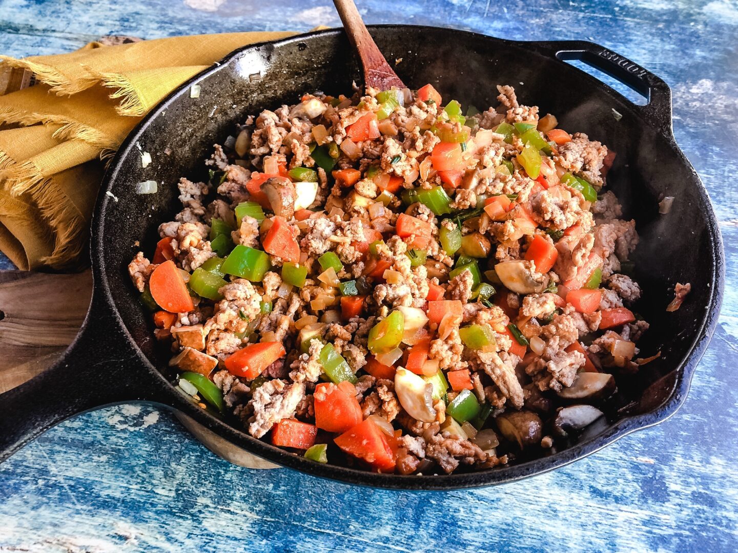 Filling for shepherd's pie in a skillet.