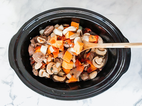 beef stew with sweet potatoes in the crockpot