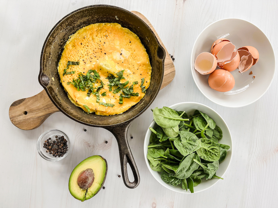 socal omelet with avocado ingredients