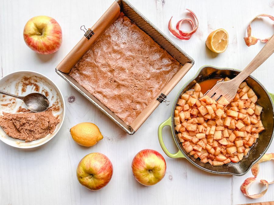 apple pie bars prep