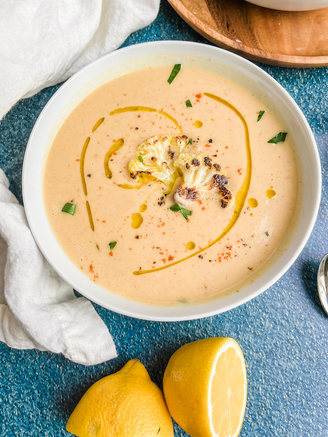 roasted_cauliflower_soup_close_up