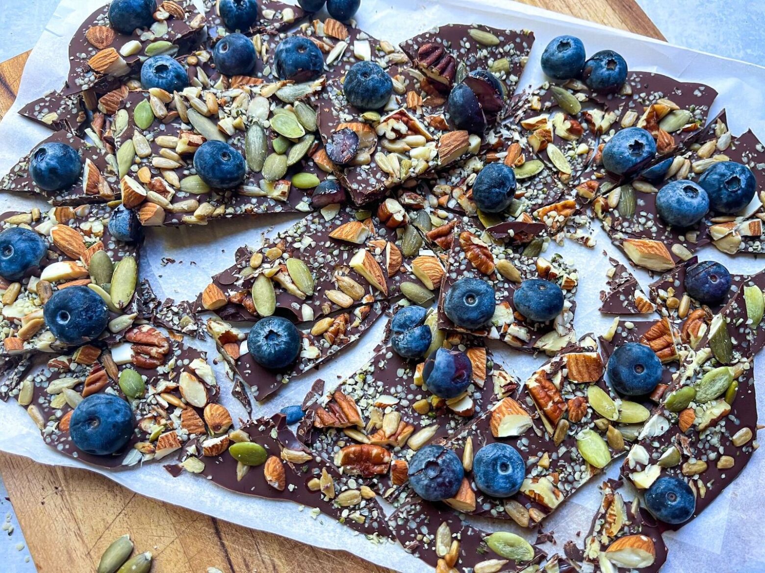 Chocolate bark with berries