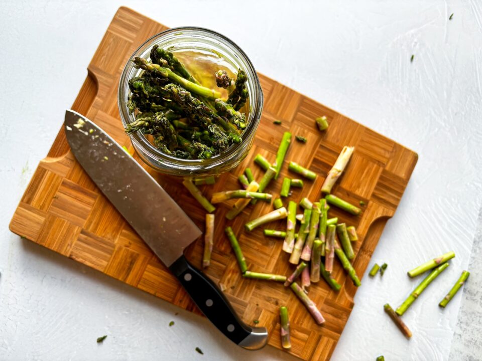 Asparagus_in_jar.