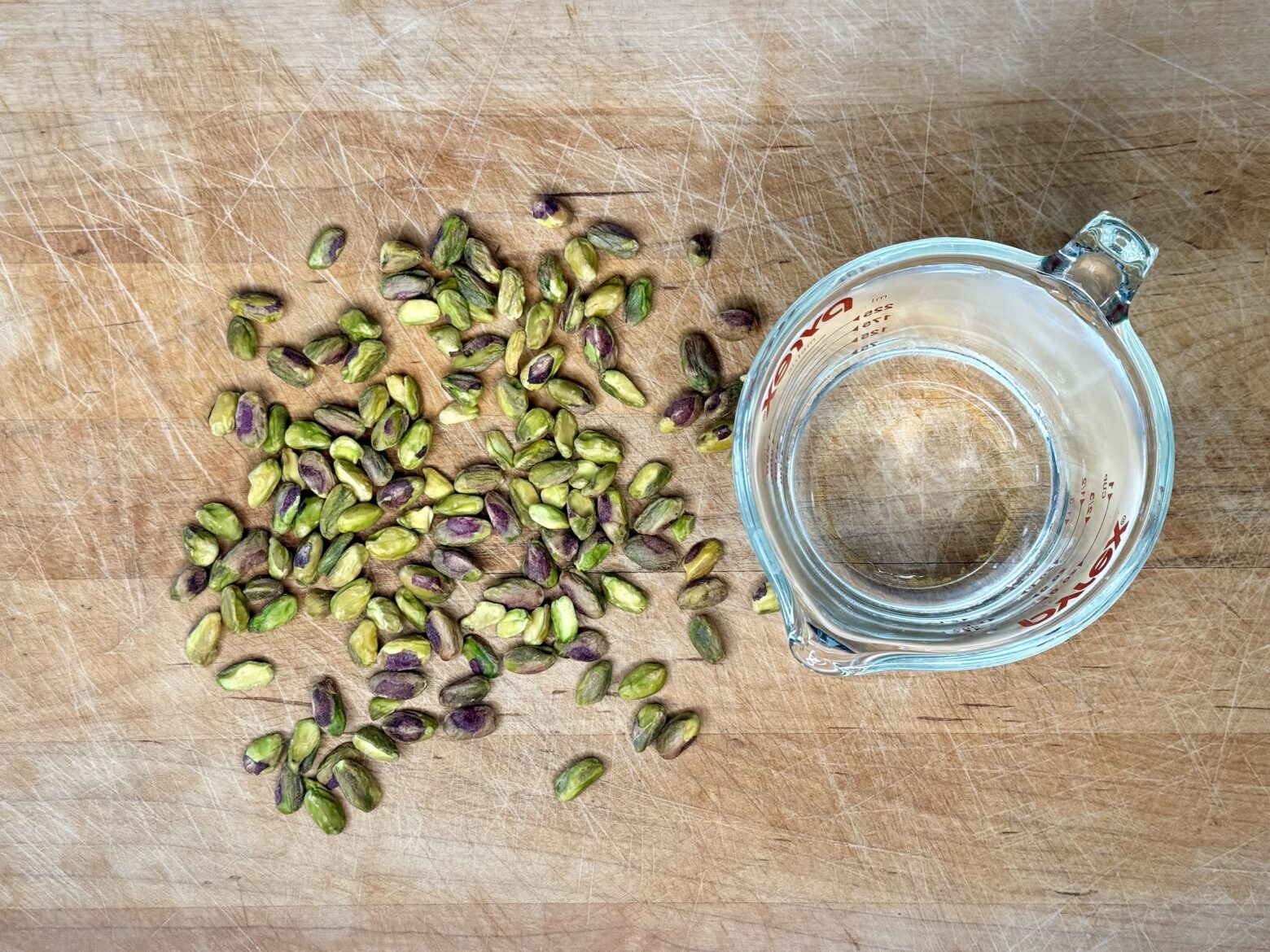 Pistachio milk ingredients.