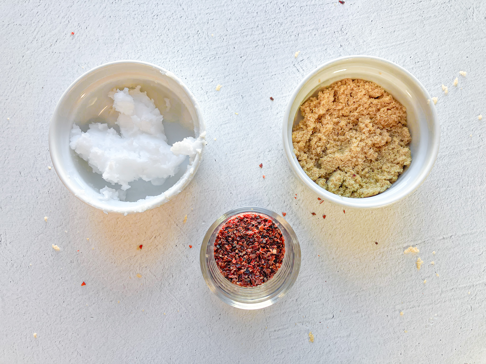 Exfoliating sugar scrub ingredients. 