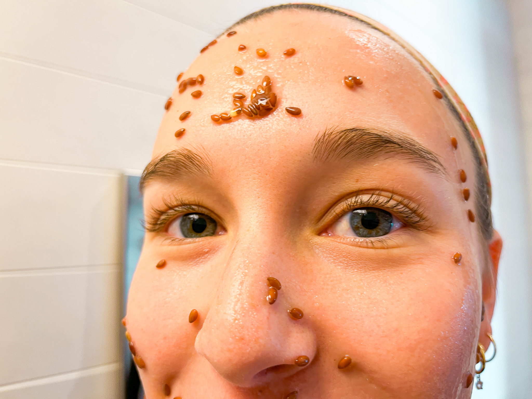 Lavender flaxseed facemask on Julia. 