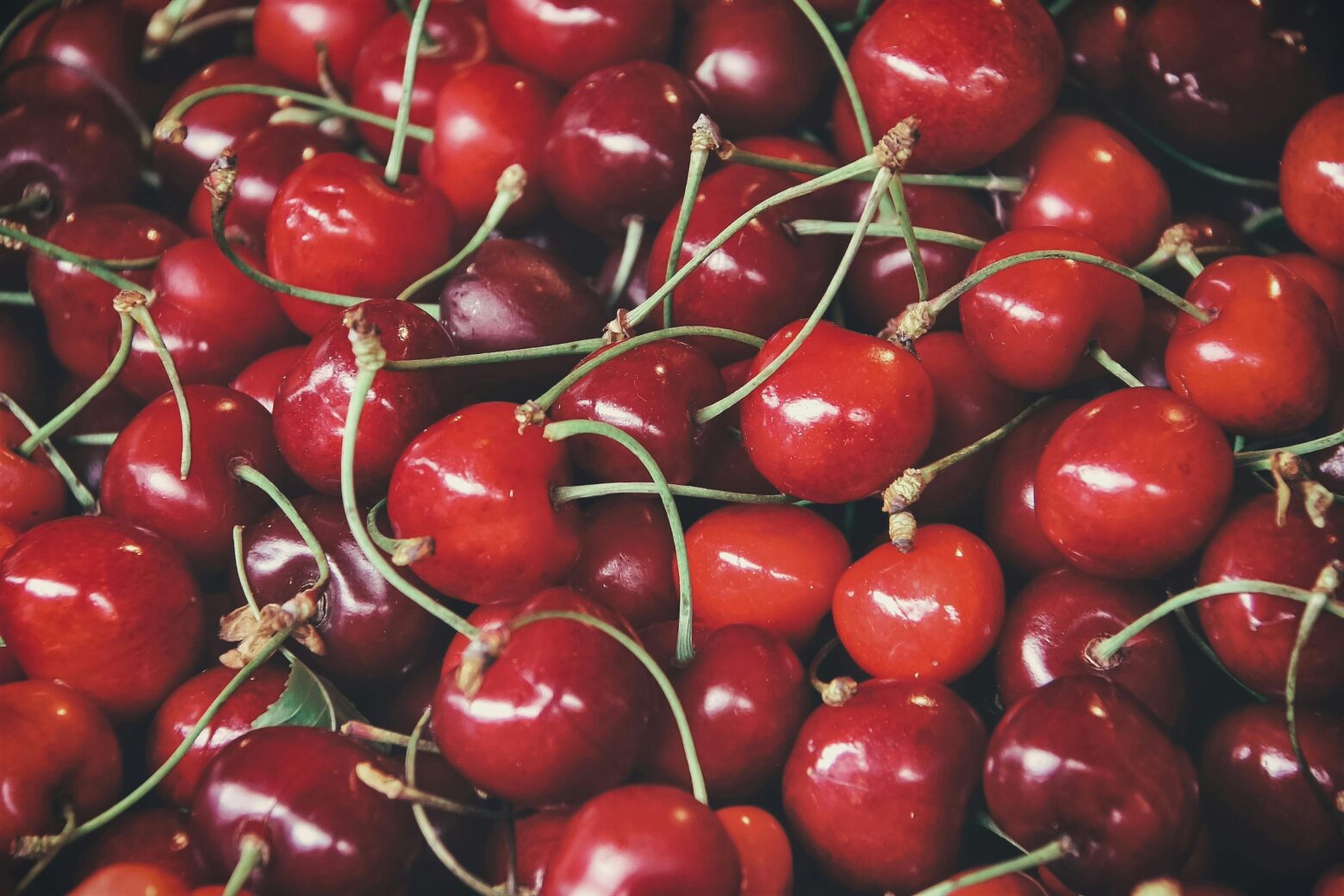 A pile of cherries.