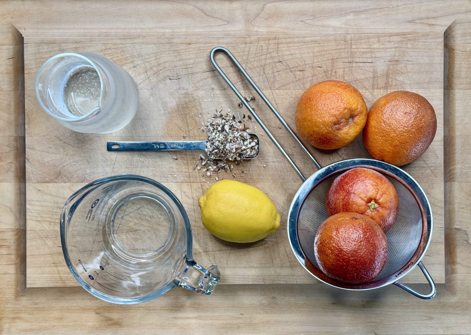 Aperol spritz ingredients.