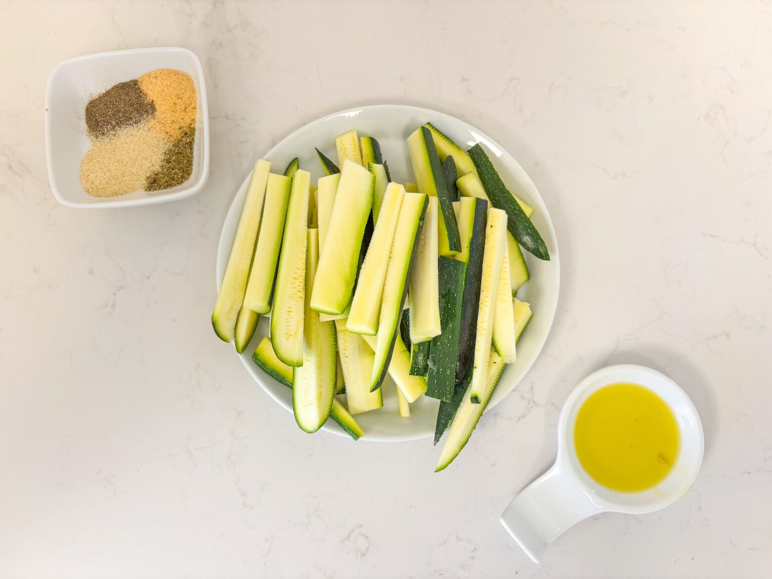 Air fryer zucchini ingredients.