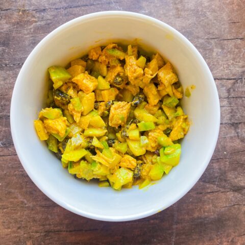 Bombay curry chicken salad in a single bowl, plated.