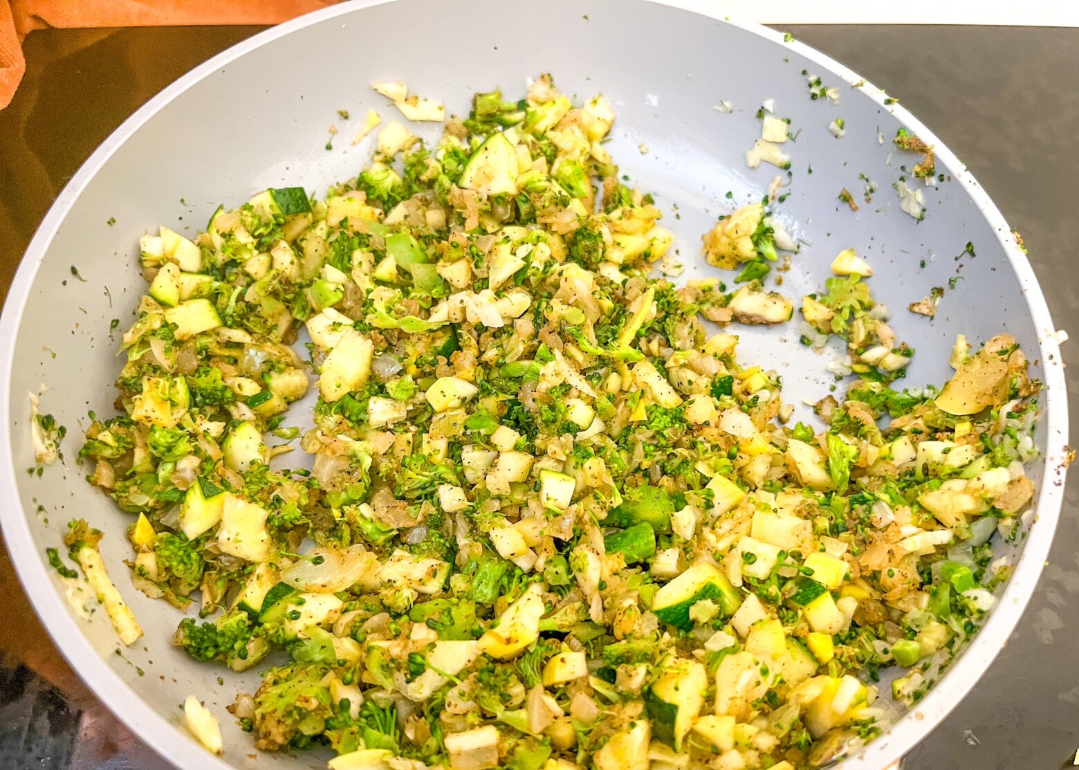 Paleo stuffed peppers prep.