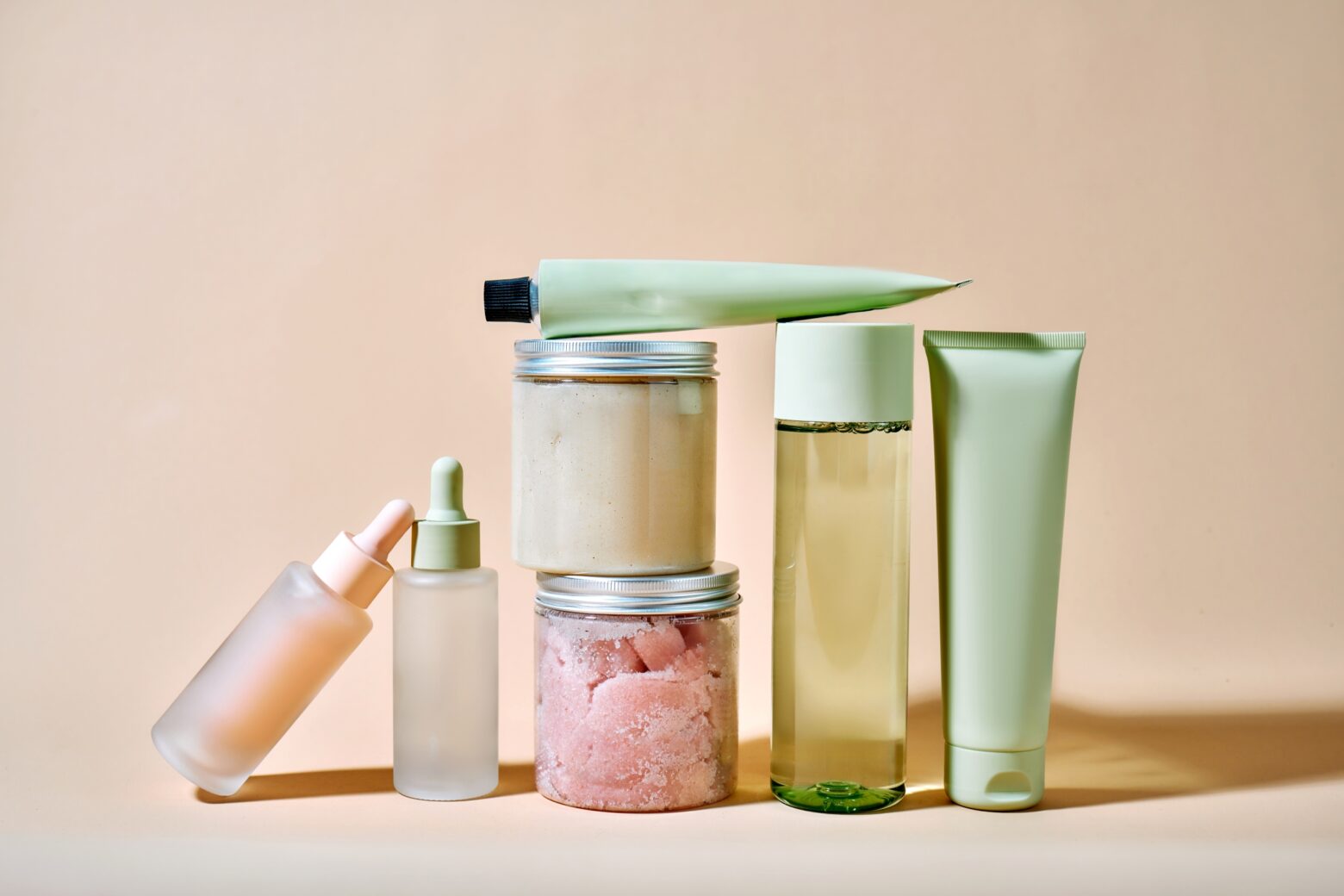 Various unlabeled, non-toxic beauty products.