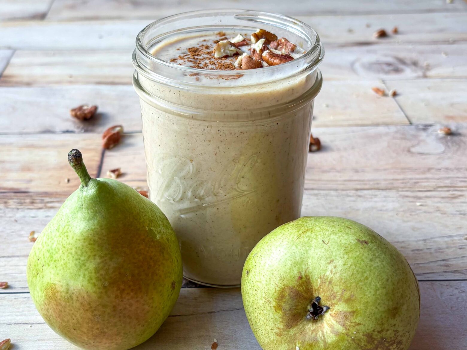 Cinnamon Pear Ginger Smoothie with two pears.