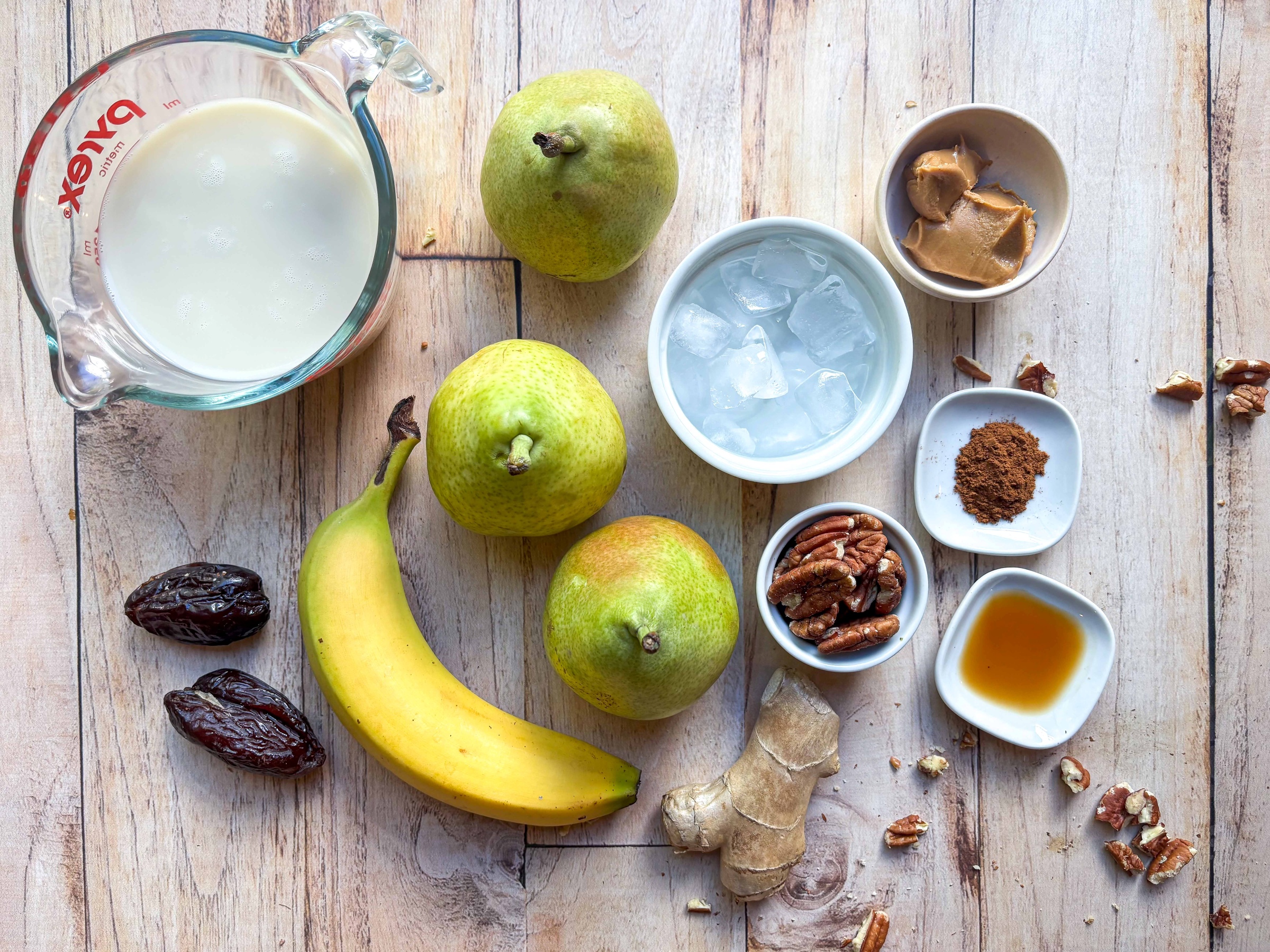 Ingredients for Cinnamon Pear Ginger Smoothie.